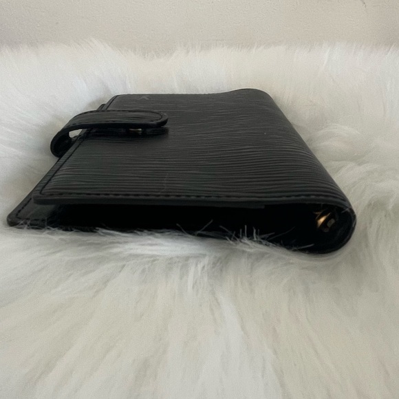 Louis Vuitton black Epi Agenda PM Passport Holder Circa 1995 Vintage - Picture 8 of 16